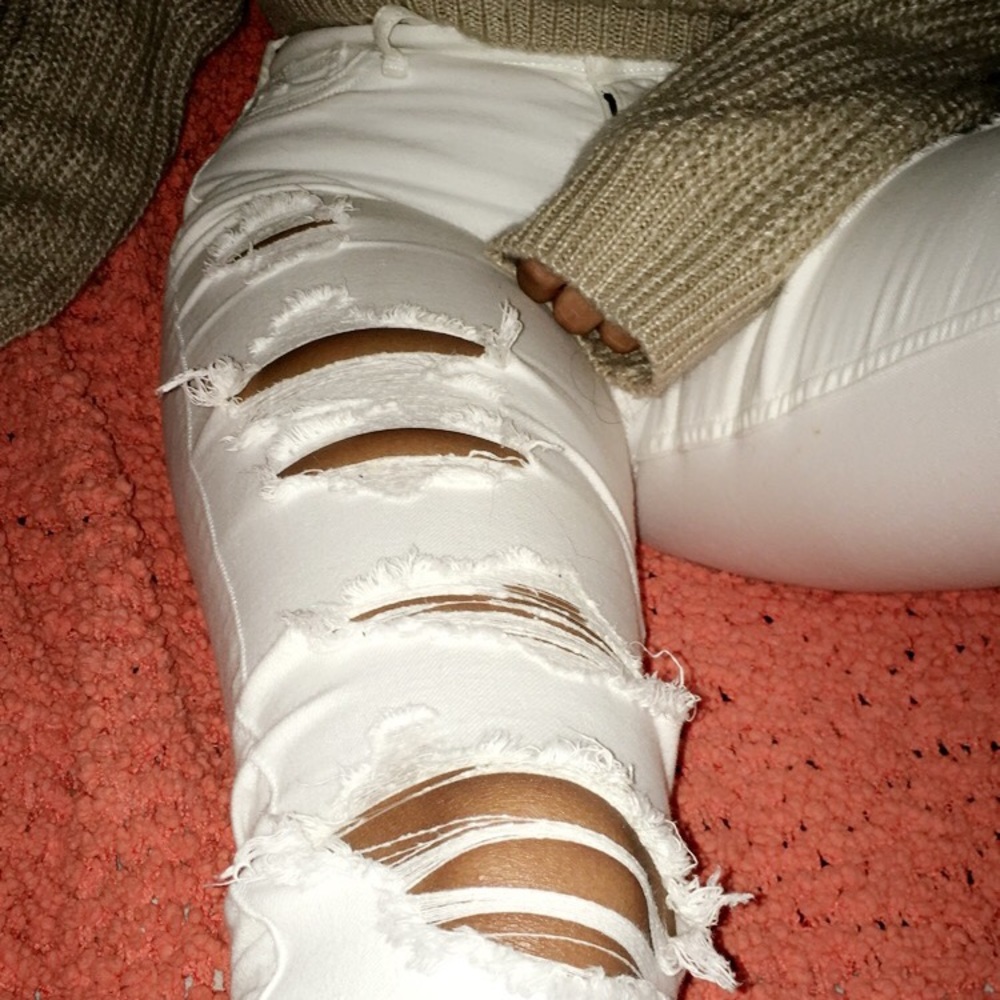 White Hollister jeans , Brand new no price tag ):